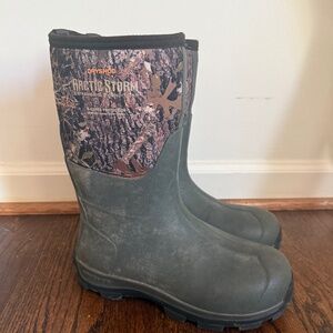 Dryshod Arctic Storm Kid’s Camo Boots
Size 6 Rain snow hunting